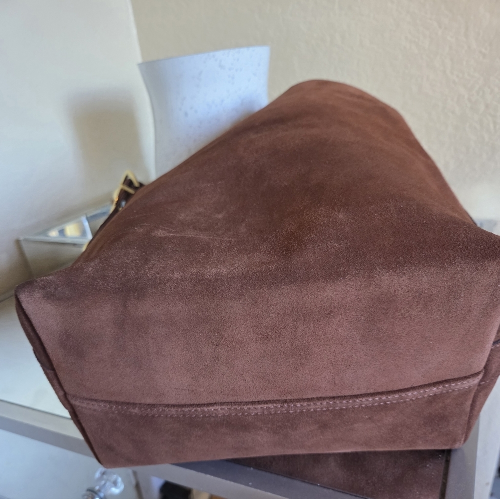 Madewell Essential Bucket Tote Suede - Picture 7 of 11